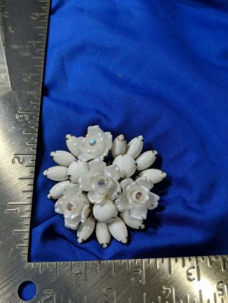 Vintage White Glass And Plastic White Rhinestone Gold Tone Brooch Pin Broach