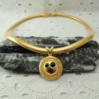 Vintage Trifari Black Cabochon Gold Tone Omega 18 " Pendant Necklace