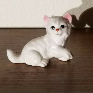 Vintage Mini Lefton White Persian Sitting Cat Porcelain Figurine Blue Eyes M331