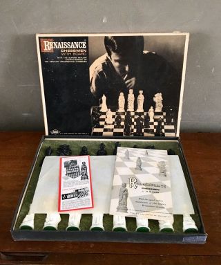 Vintage 1959 E.  S.  Lowe Renaissance Chess Set Green Felt Chessmen Complete Anri