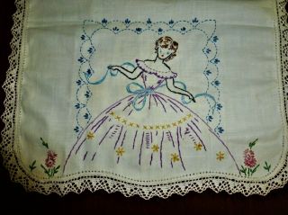 Vintage White Dresser Scarf Embroidered Crocheted Border Southern Belle