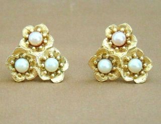 Vintage Gold Tone 3 Flower Signed Trifari Clip On Earrings Faux Pearl Design