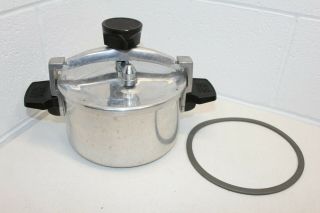 Vintage Wearever Chicken Bucket 4 Qt Low Pressure Cooker Fryer 90024 Complete