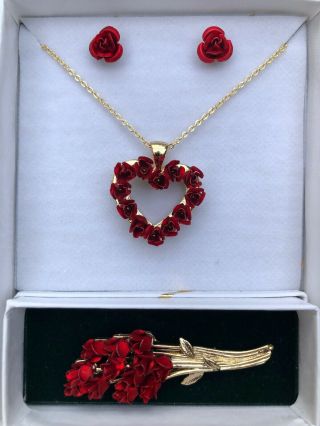 Vintage Dm 98 Heart Of A Dozen Roses Red Matte Enamel Roses Necklace Earrings