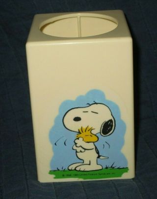 Snoopy & Woodstock - Peanuts - Vintage 1970s Era Dixie Cup Dispenser