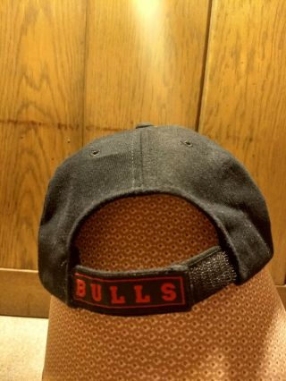 Vintage 1990’s Chicago Bulls Snapback Hat Black 5