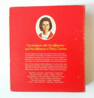 Vintage Betty Crocker ' s Cookbook 5 Ring Binder Red Pie Cover 1972 5
