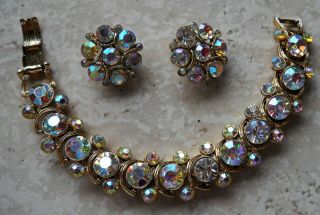 Vintage Lisner Sparkly Iridescent Gold Tone Bracelet & Clip - On Earrings 1950 