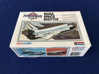 Monogram Nasa Space Shuttle Challenger Snap Tite Model Kit Vintage 1986