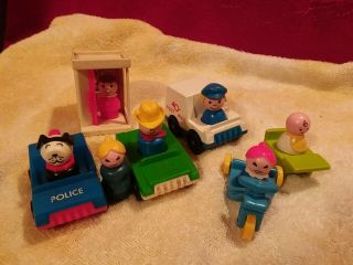 Vintage Fisher Price Little People MAIL TRUCK,  POLICE CAR,  PHONE BOOTH & FIGURES 4