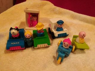 Vintage Fisher Price Little People MAIL TRUCK,  POLICE CAR,  PHONE BOOTH & FIGURES 5