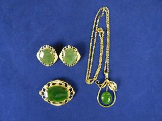 3 Piece Set Vintage Gold Tone Oriental Jade Necklace Clip On Earrings Pin Brooch