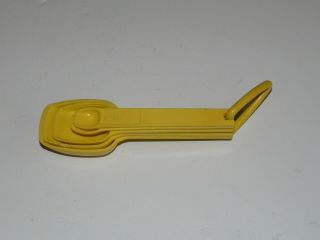 TUPPERWARE Vintage Yellow Nesting Set of 5 Measuring Spoons with Ring Holder 5
