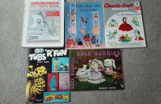 5 Vintage Craft Books Sock Bunnies Chenille Kraft Tubs R Fun Bead World & Dolls
