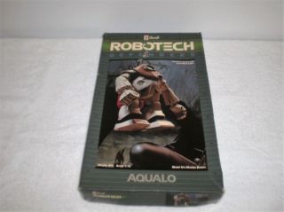 Vintage 1984 Revell Robotech Defenders " Aqualo " Model Kit 1148 - 1/72nd Scale