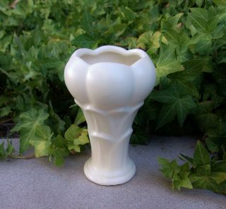 Vtg Small White Usa Pottery Tulip Shape Bud Vase