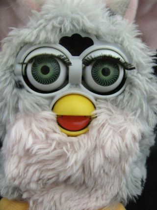 VTG Furby Baby Gray Pink with SpotS 70 - 800 1998 Tiger Electronics 4