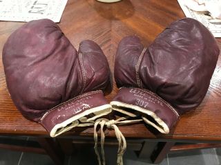 A Pre - Owned Vintage Wilson 307 8 Oz Boxing Gloves