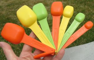 Vtg Harvest Multi Color Green Orange Yellow Tupperware Measuring Spoons SET 4