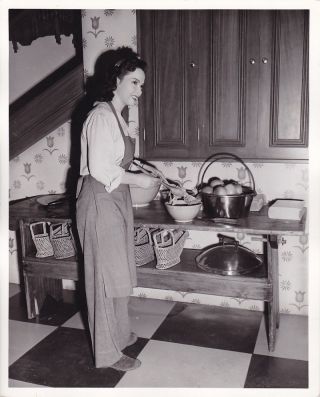 Kathryn Grayson Candid Hollywood Home Vintage 1942 Mgm Studio Dbw Photo