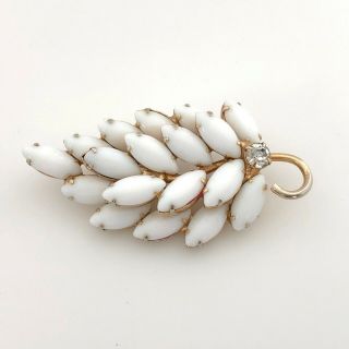 Vintage Jewelry White Milk Glass Flower Floral Brooch Pin Gold Tone