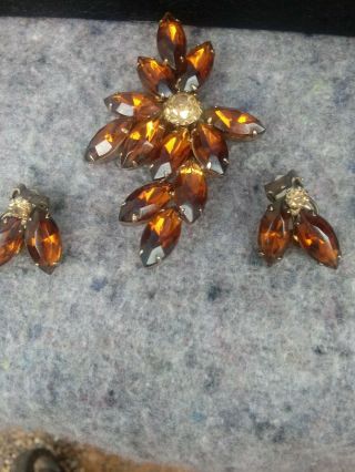 Stunning Vintage Brooch And Earring Set Costume Jewelry