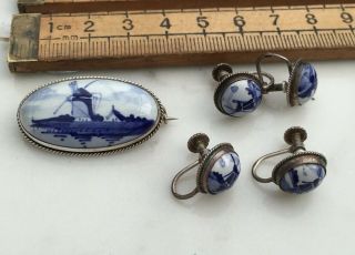 A Vintage Delft Ware Brooch And Earrings Set In Silver