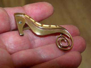 VINTAGE ARTISAN JEWELLERY HAND CRAFTED GOLD MARINE SEAHORSE BROOCH SHAWL PIN 3