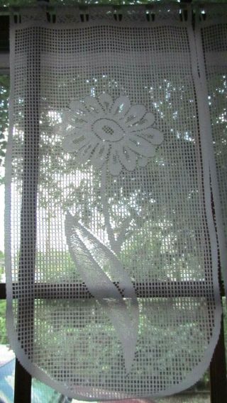 Daisy Flower Lace Sheer Tier (4) Panels each 9.  25 wide x 28.  50 long Window VTG 3