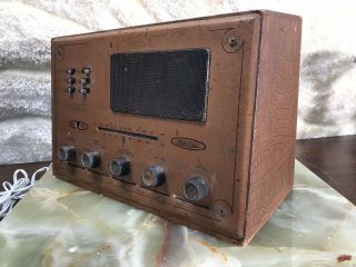 VINTAGE USA MUSICAL LOS ANGELES CA RADIO MODEL 6761,  WITH WOOD CABINET 4