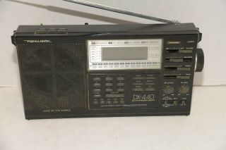 Vintage Realistic Dx - 440 Voice Of The World Am/fm/lw/mw Short Wave Radio