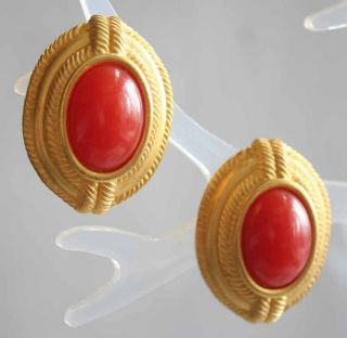 Elegant Ancient Style Matte Gold - Tone Coral Red Clip Earrings 1980s Vintage