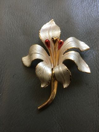 Vintage Cerrito Flower Brooch Pin Signed Gold Tone White Enamel
