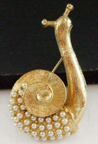 Big Sweet Vintage Gold Tone Snail Pin Brooch W/faux Pearls