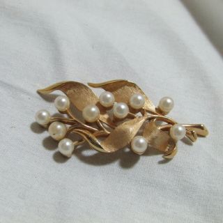 Vintage Signed Crown Trifari Gold Tone Faux Pearl Floral Leaf Pin Brooch 2