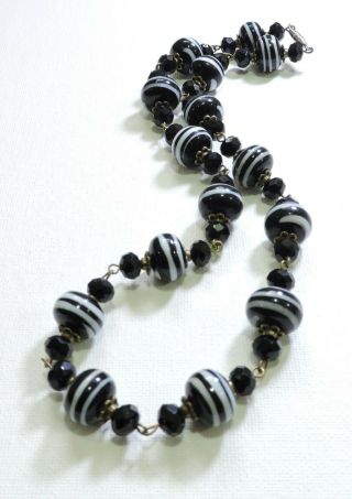 Vintage Black And White Lampwork Art Glass Bead Necklace Jl19188