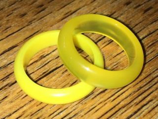 Vintage Lucite Yellow And Glass Band Ring