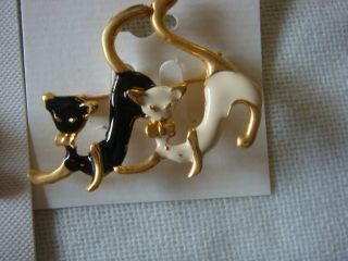 VINTAGE FASHION JEWELRY,  RHINESTONE BROOCHES (, CATS & TOAD 3