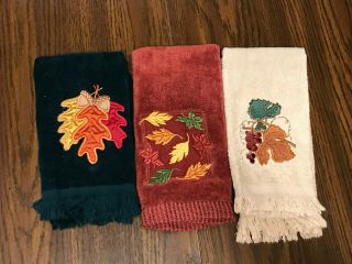 3 Vtg.  Kitchen Bathroom Hand Towels Leaves Acorns Autumn Fall Green Red Beige G1