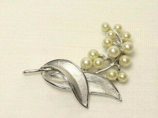 Vtg Trifari Faux White Pearl Floral Leaf Design Silver Textured Pin/brooch