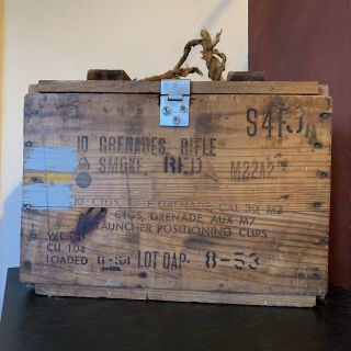 Vintage 1970 ' s M22A2 Wooden Hand Grenade Crate Case Box.  Metal Latch. 2