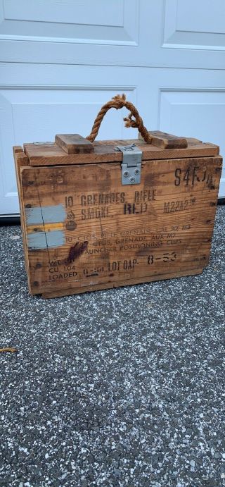 Vintage 1970 ' s M22A2 Wooden Hand Grenade Crate Case Box.  Metal Latch. 5