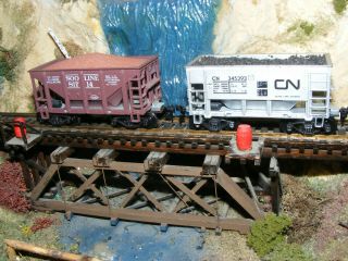 2 Vintage Ho Mine Hoppers 1 Cn With Coal & Soo With Ore?