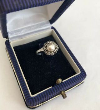 Vintage Jewellery 925 Sterling Silver Marcasite & Pearl Ring - Size O 3