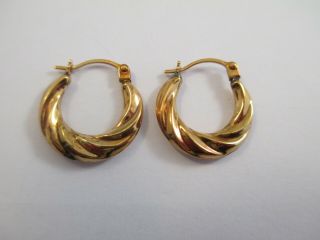 Lovely Vintage Top Quality 9ct Gold " Twisted " Hoop Earrings.