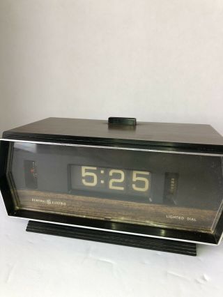 Vintage General Electric Lighted Dial Alarm Clock Model 8141 - 4