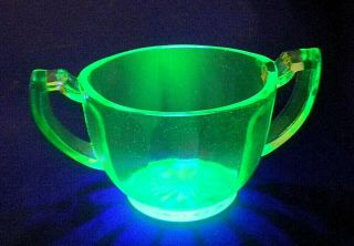 Vintage Green Depression Vaseline/uranium Glass Sugar Bowl