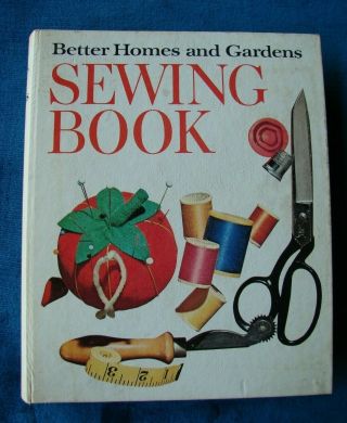 Vintage Better Homes And Gardens Sewing Book 1970 Hardcover 5 Ring Binder