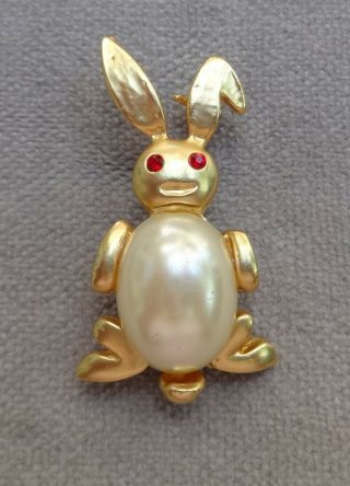 Vintage Gold - Plated Faux Pearl Red Rhinestone Eyes Bunny Rabbit Pin