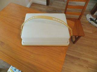 Vintage Tupperware Harvest Gold Rectangular Cake Carrier With Handle